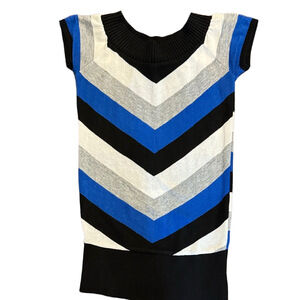Iz Byer Chevron Blue and Black Short Sleeve Sweater Top